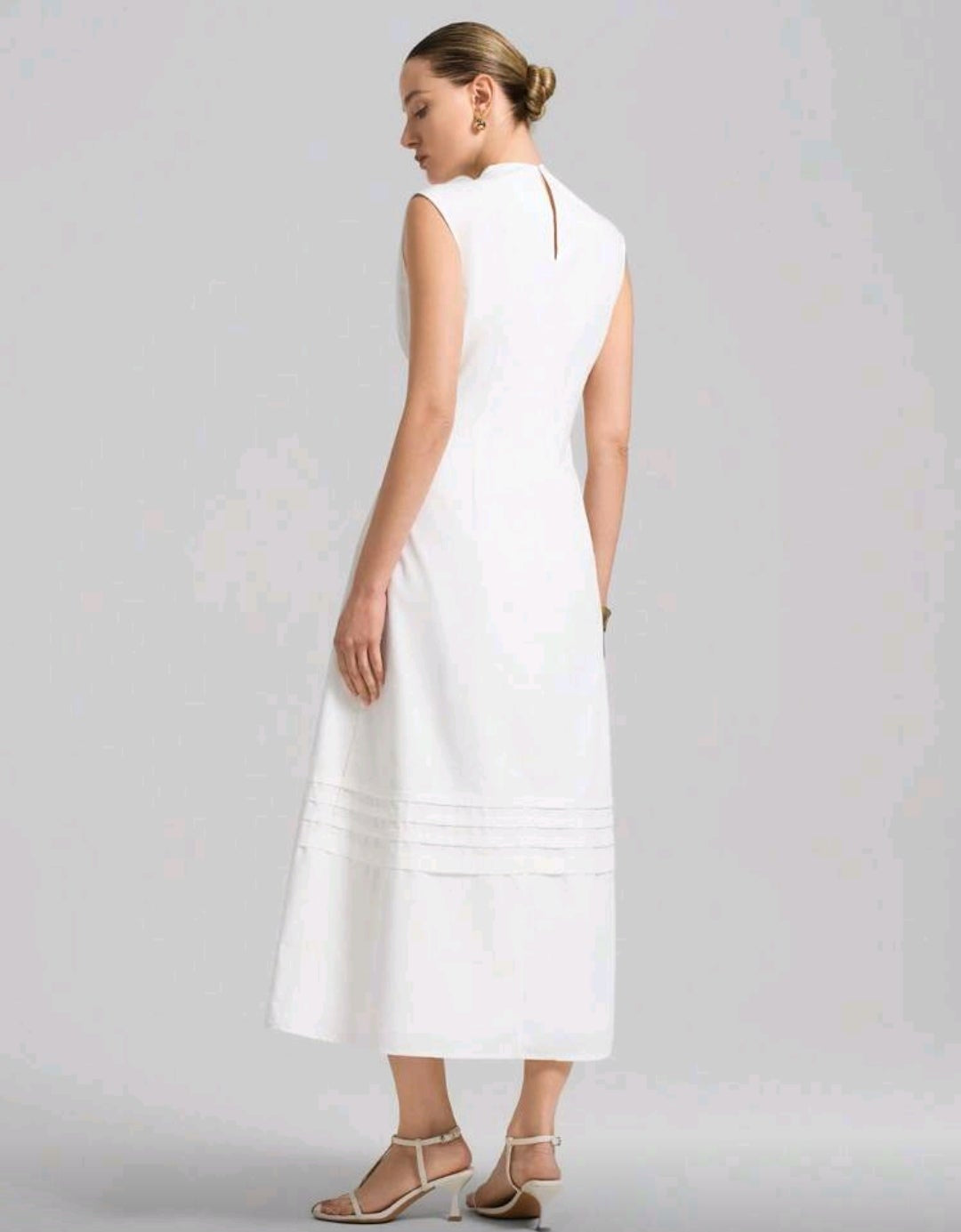 Vestido blanco cullo redondo corte A