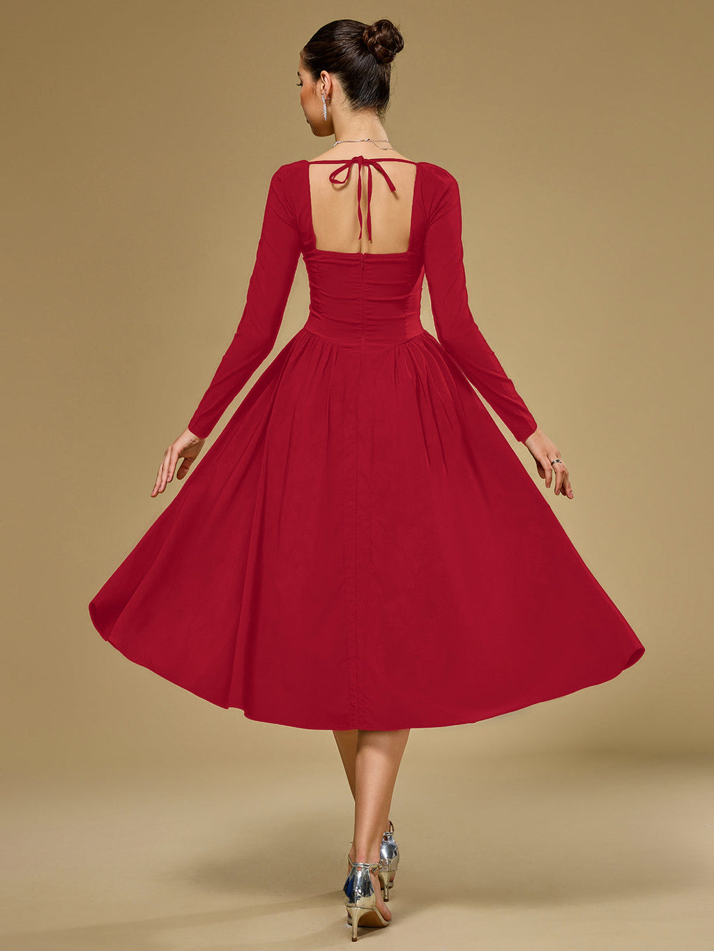 Vestido rojo manga larga con escote corazón