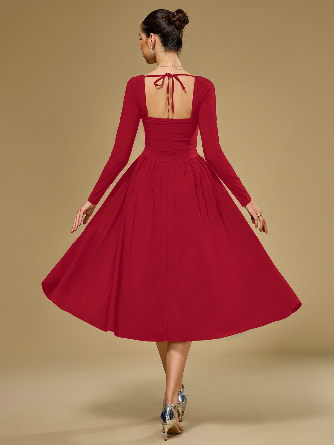 Vestido rojo manga larga con escote corazón