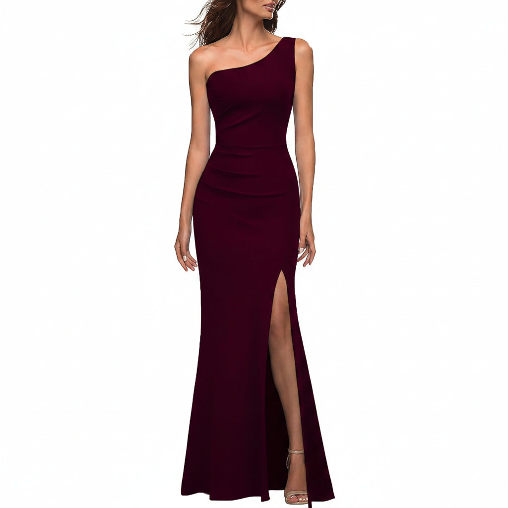 Vestido vino de una manga con abertura lateral