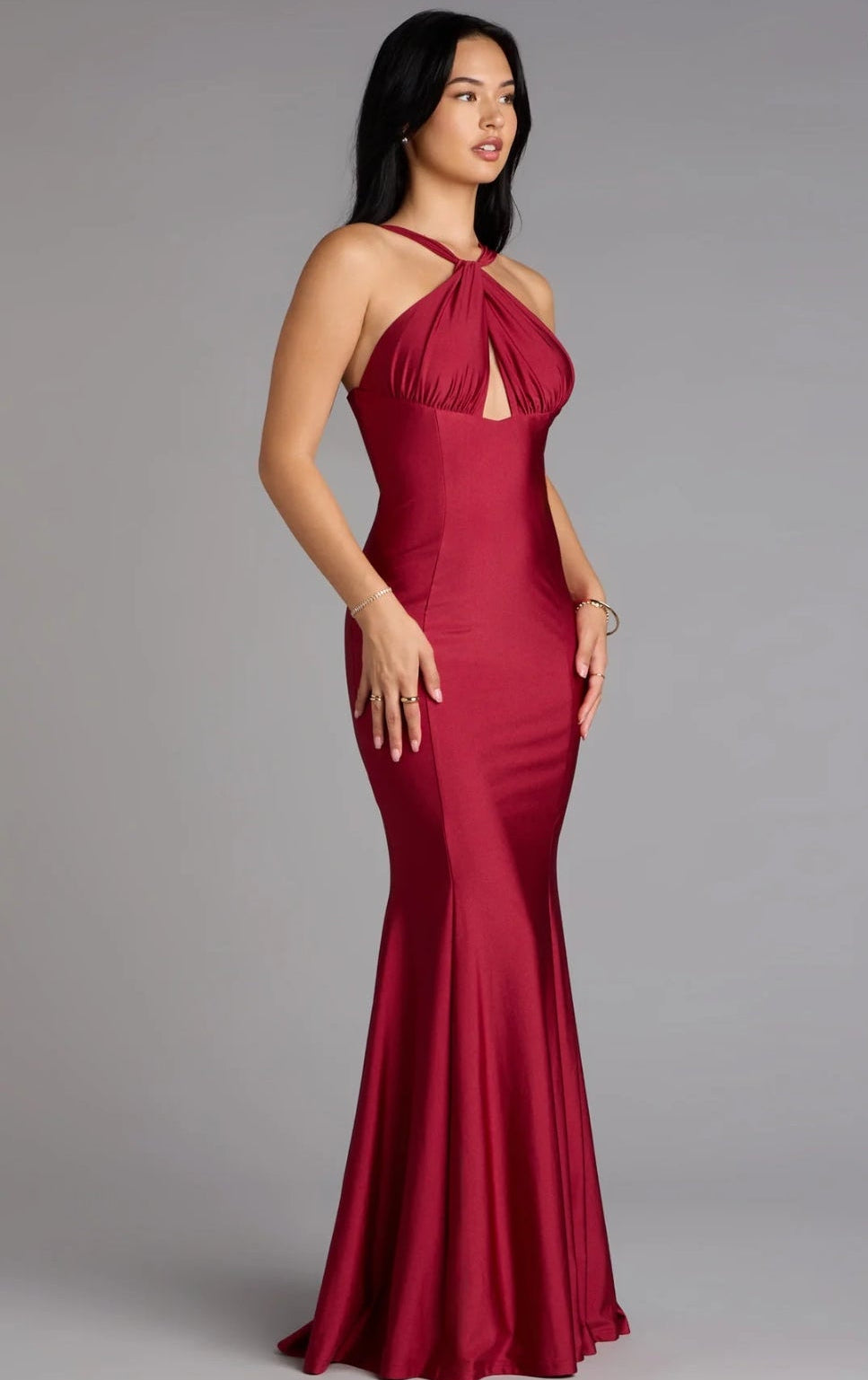 Vestido Anne rojo cerezo corte sirena espalda semi abierta