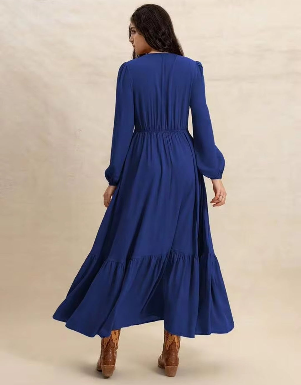 Vestido maxi azul manga larga con botones