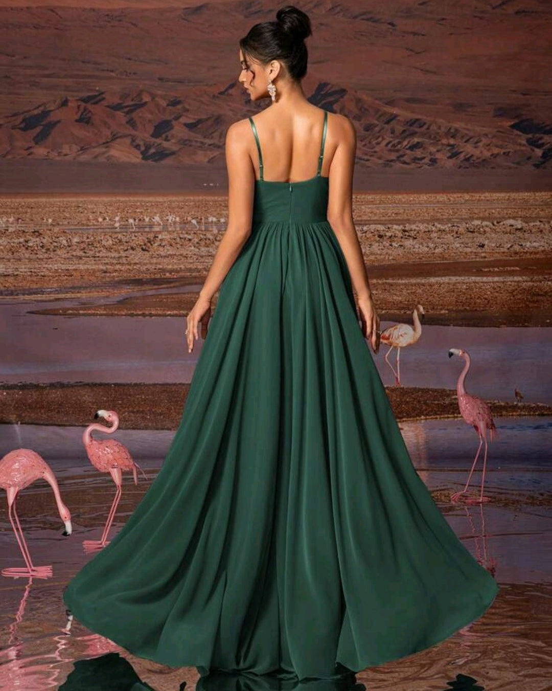 Vestido verde esmeralda corte A tirante delgado