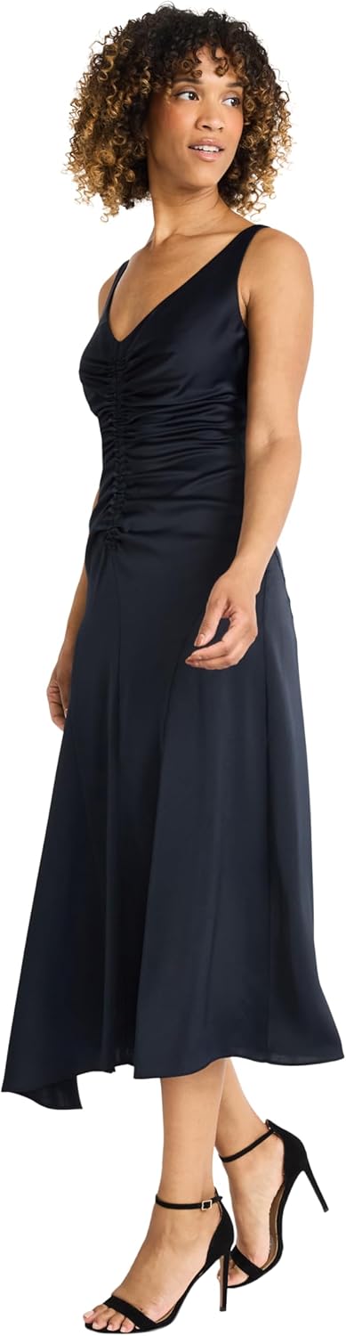 Vestido azul oscuro satinado con escote en V