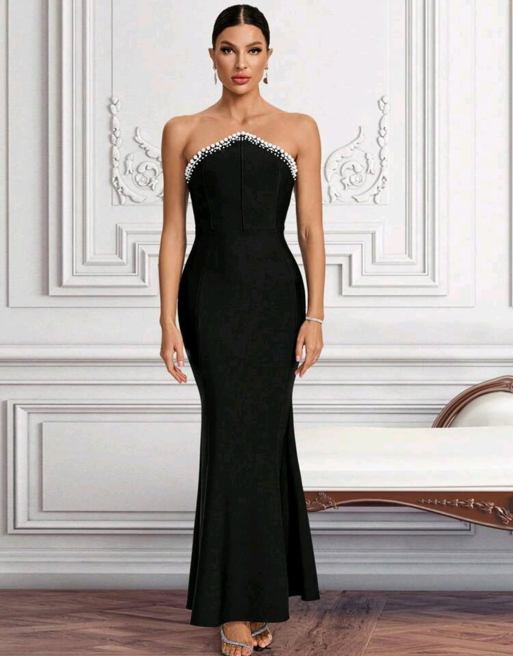 Vestido negro straple pegado al cuerpo