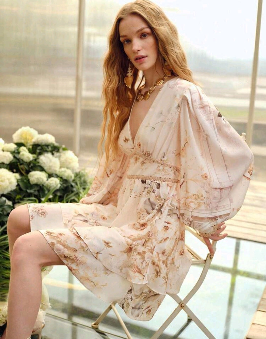 Vestido casual corto manga larga con escote en V