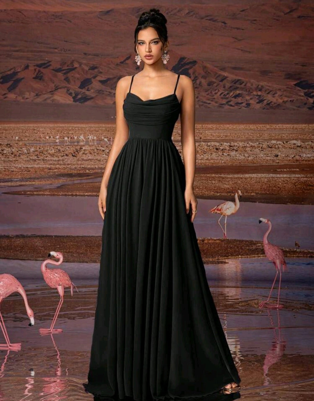 Vestido negro tirante delgado corte A