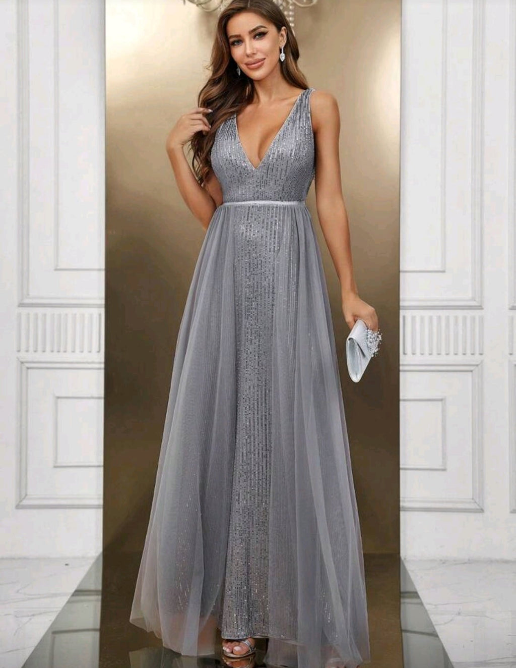 Vestido plateado lentejuelas con falda tul pegada