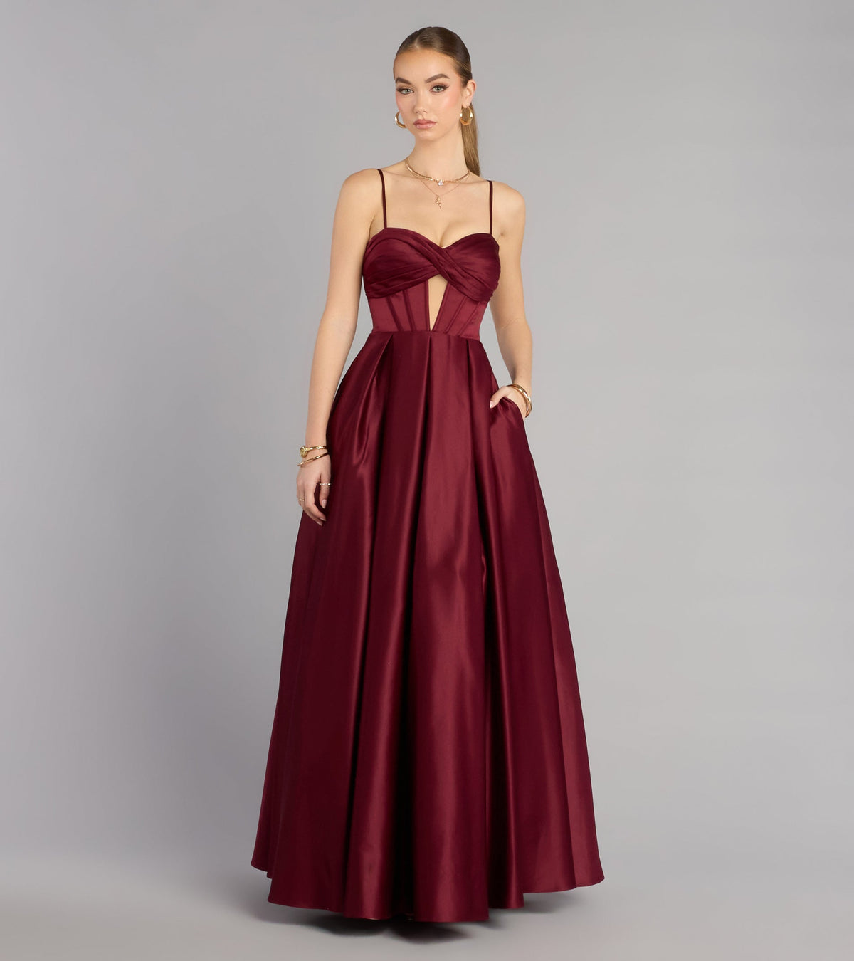 Vestido Grecelyn vino escote corazon corte A