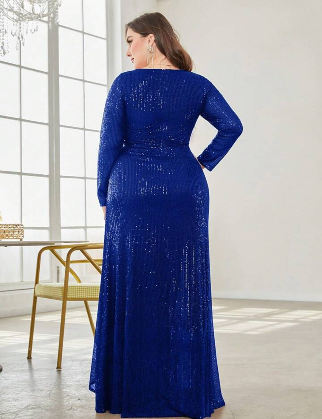 Vestido azul rey lentejuelas manga larga