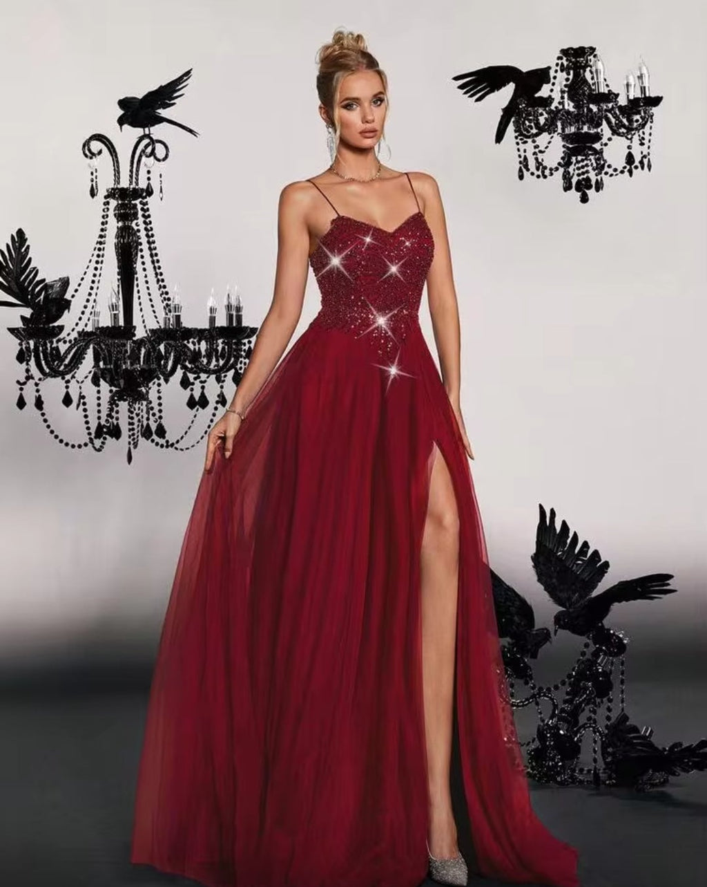 Vestido burgundy con pedrería y falda tul corsé ajustable