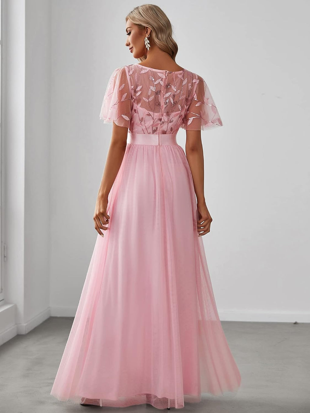 Vestido rosa claro lentejuelas hojas y falda tul