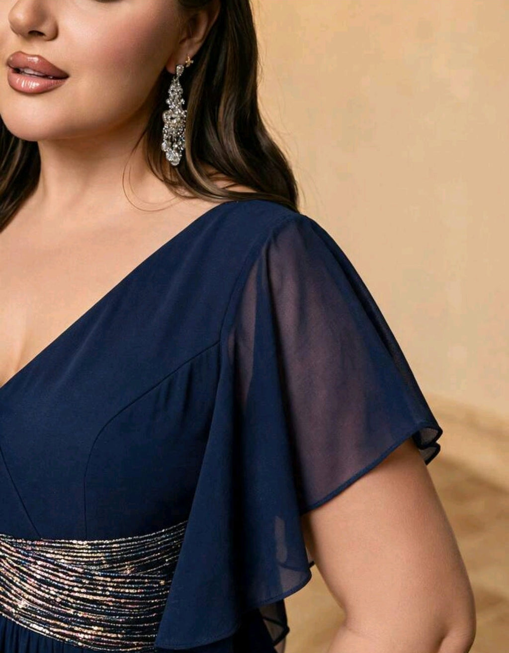 Vestido azul marino lentejuelas tornasol con abertura lateral