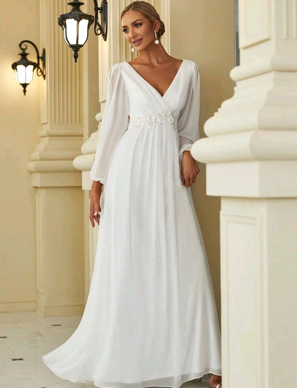 Vestido blanco manga larga corte A con escote en V