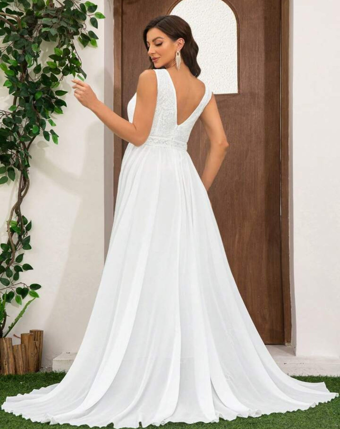 Vestido de Novia Romántico en Gasa y Encaje Floral con Escote en V