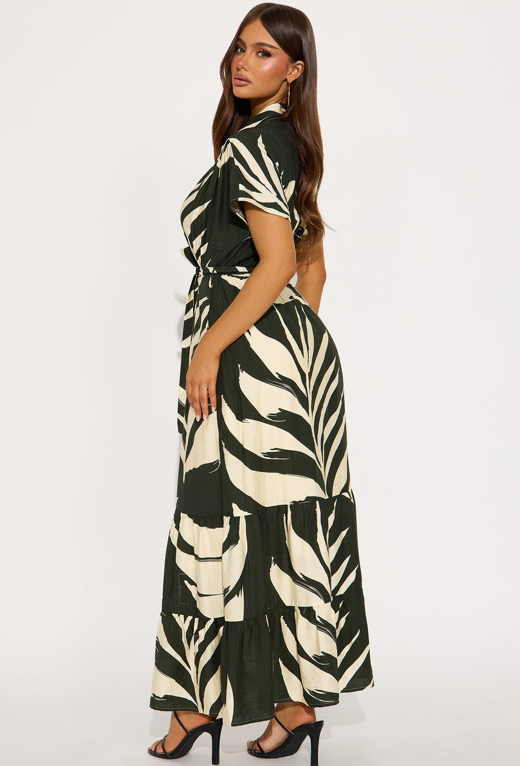 Vestido crema con verde oliva manga corta