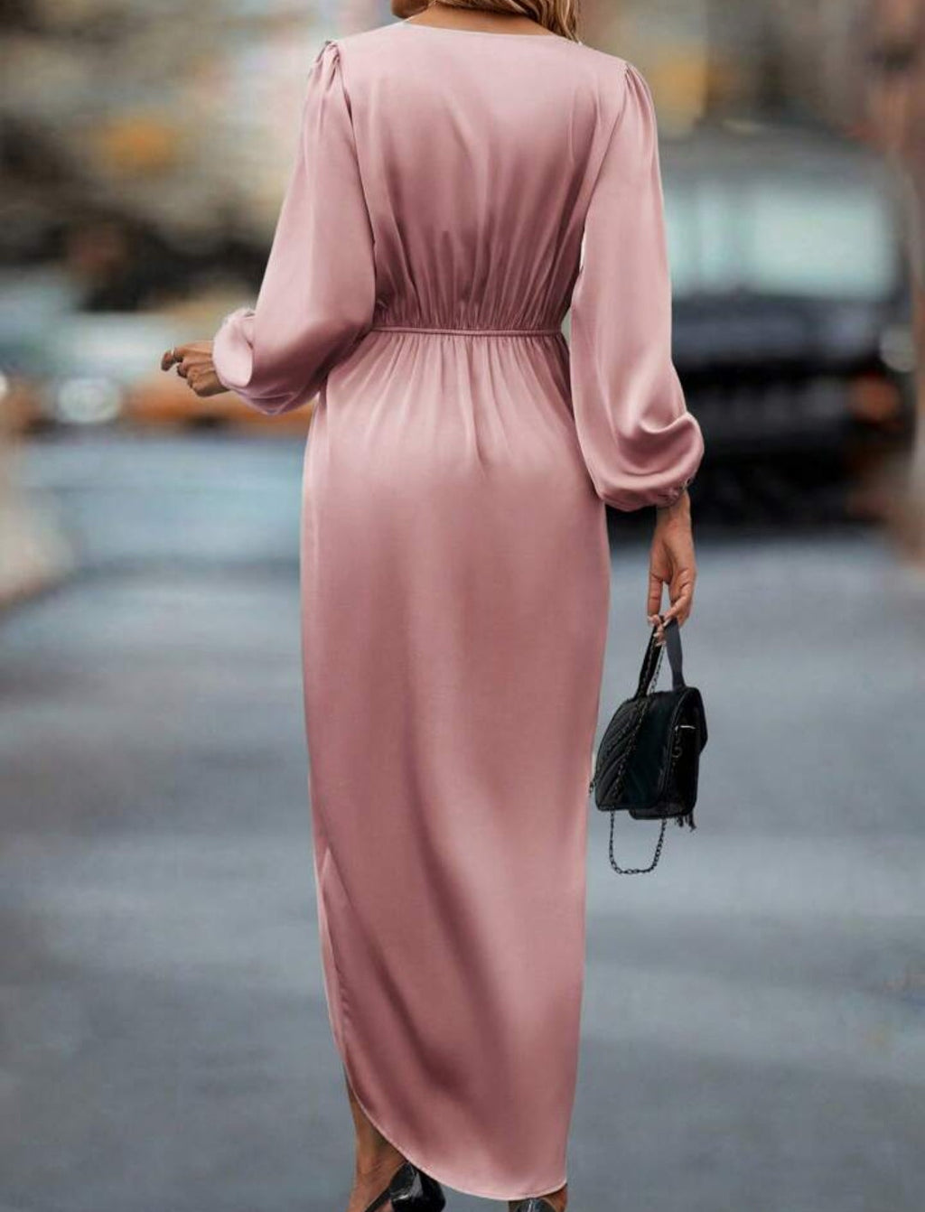Vestido palo rosa satinado manga  larga