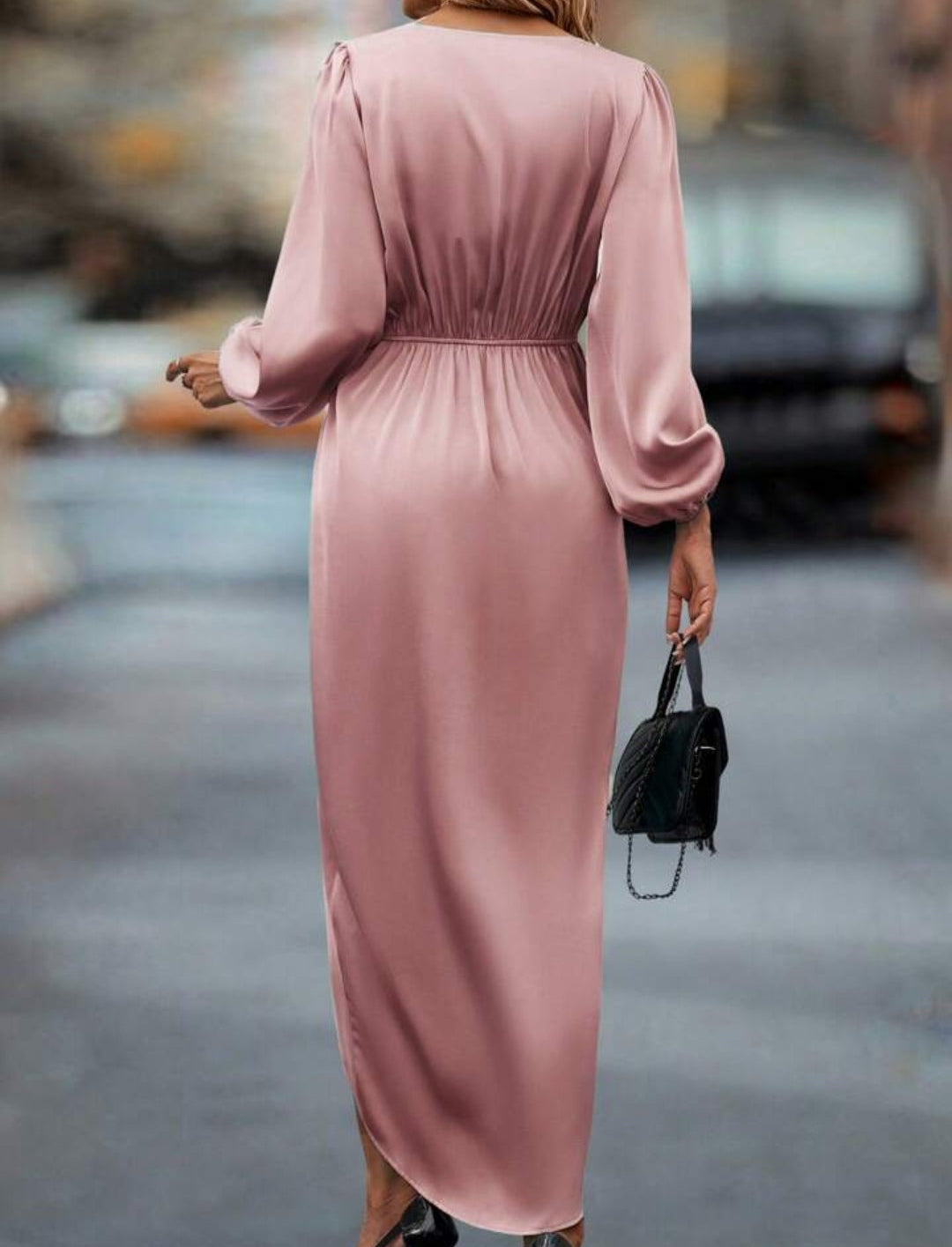 Vestido palo rosa satinado manga  larga