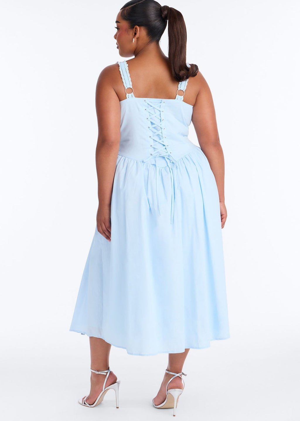 Vestido 100% algodón baby blue con corsé ajustable y abertura lateral