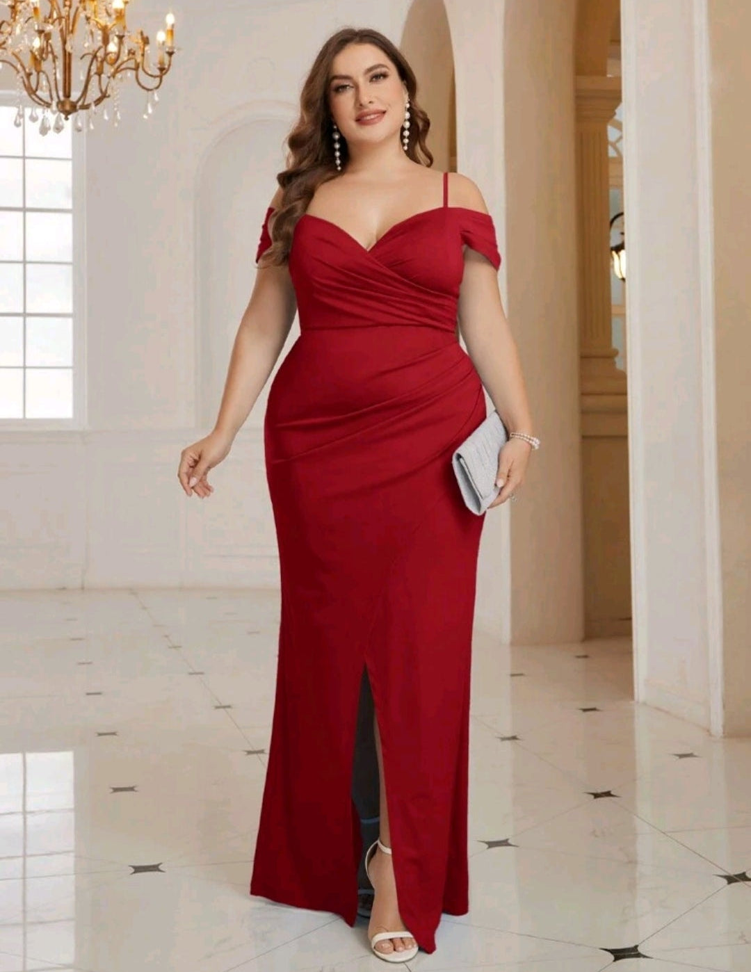 Vestido rojo cherry off-the-shoulder corte recto