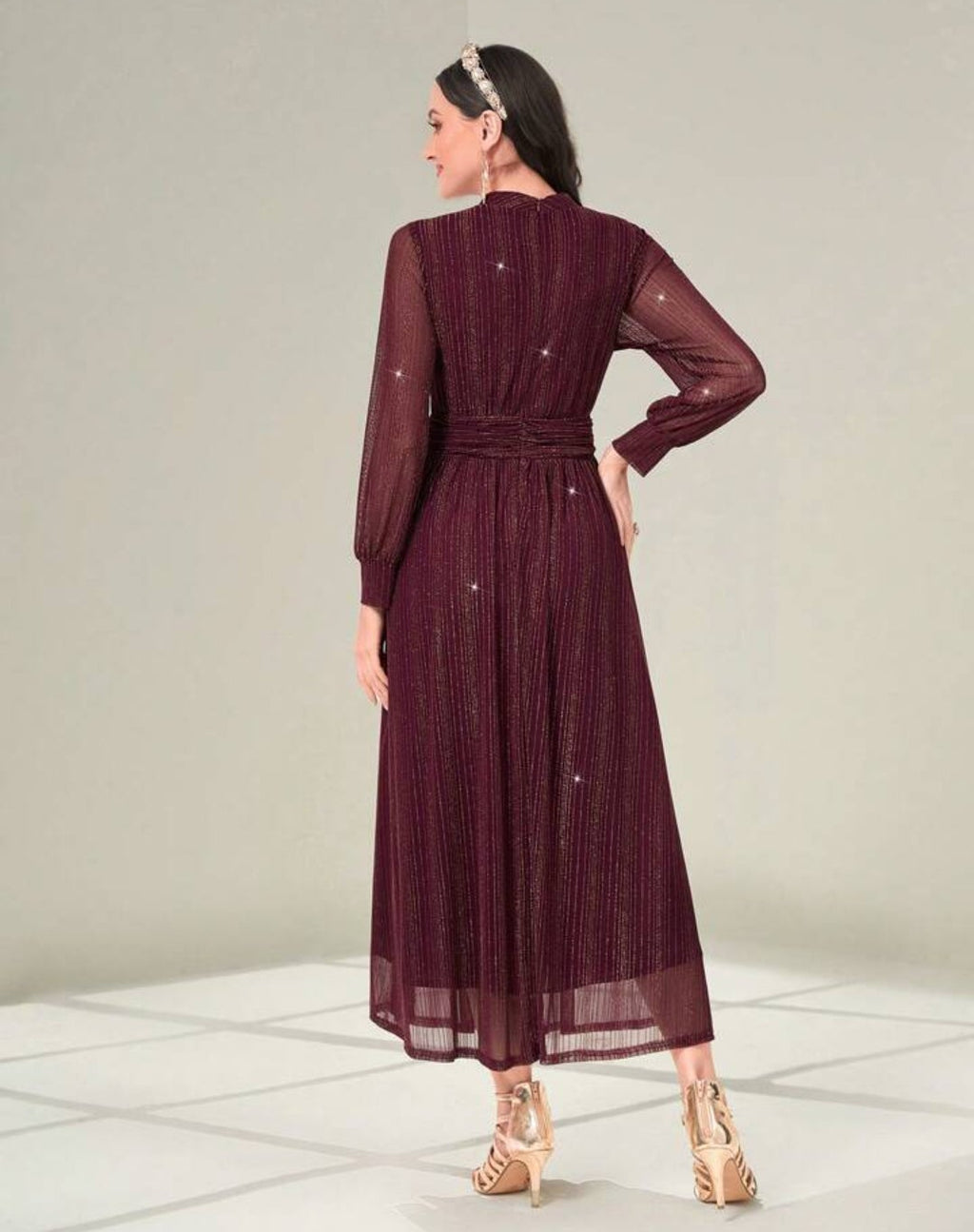 Vestido vino con dorado brillante