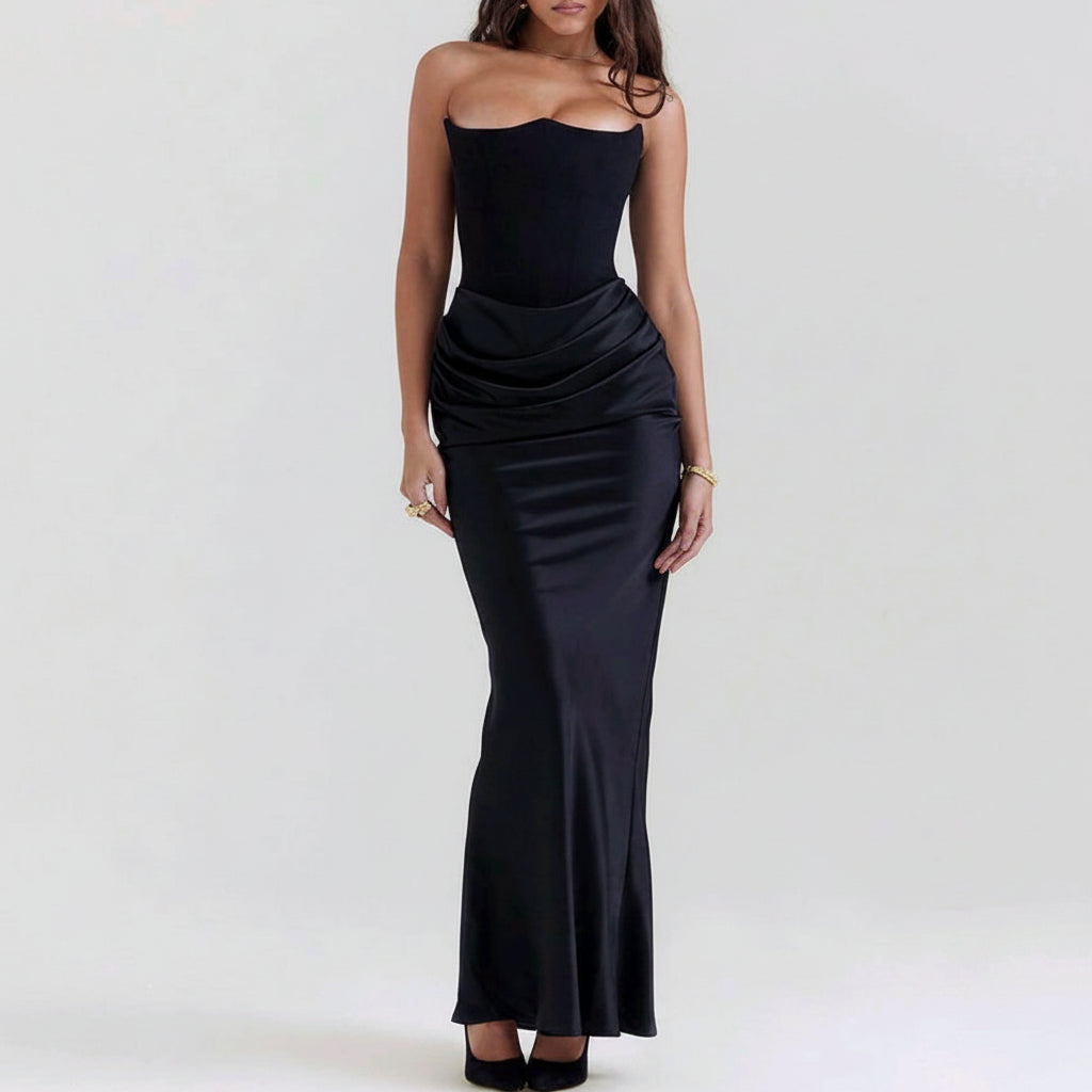 Vestido negro straple pegado al cuerpo espalda ajustable