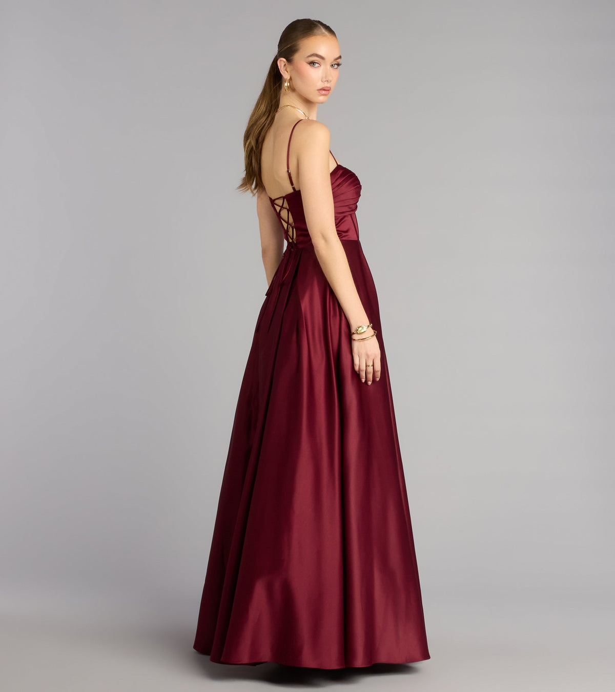 Vestido Grecelyn vino escote corazon corte A