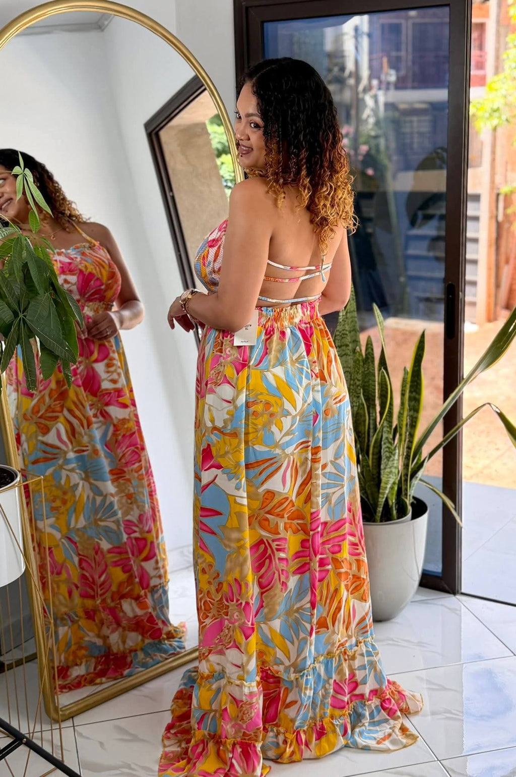 Vestido con estampado y espalda abierta