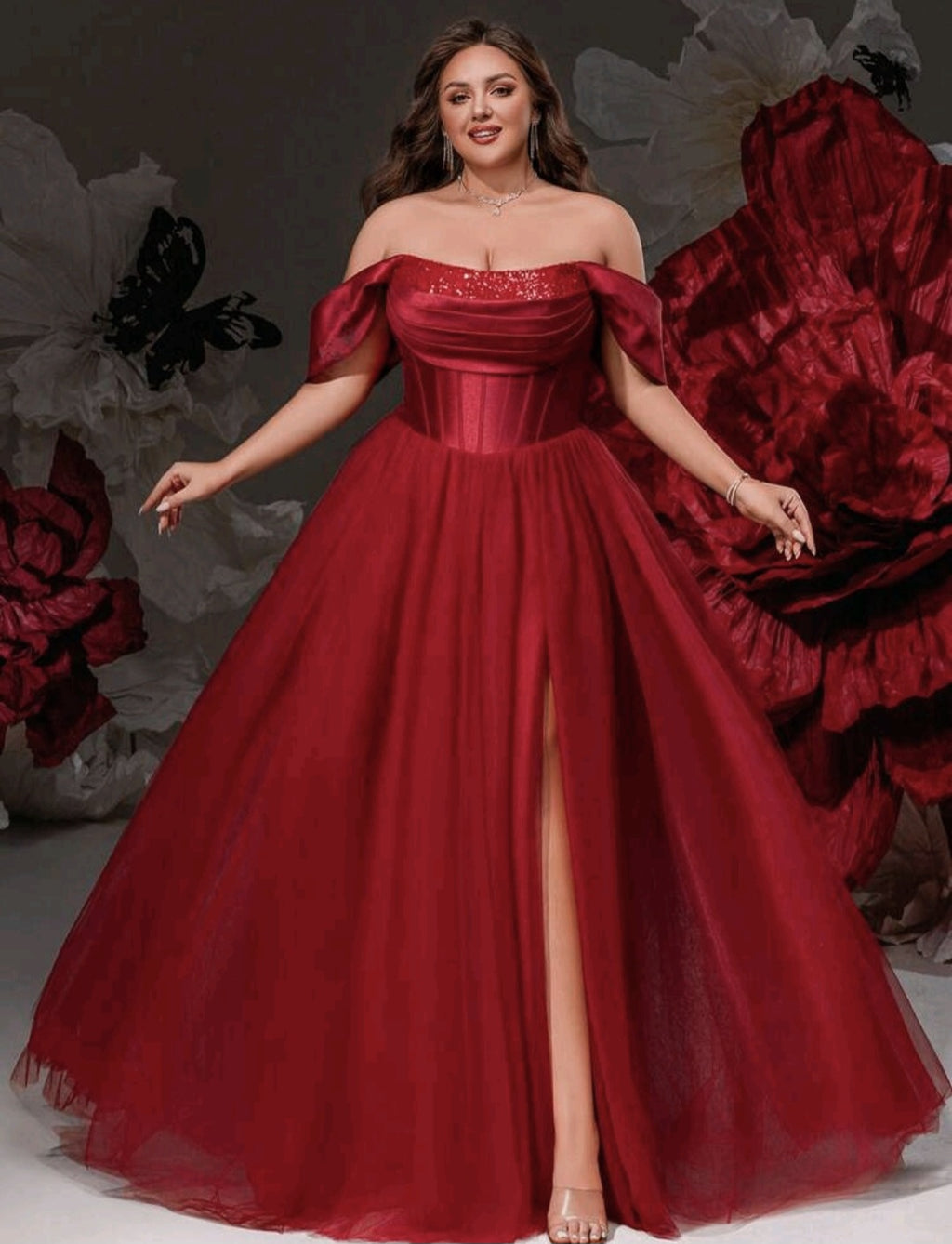 Vestido burgundy off-the-shoulder falda tul con corsé ajustable