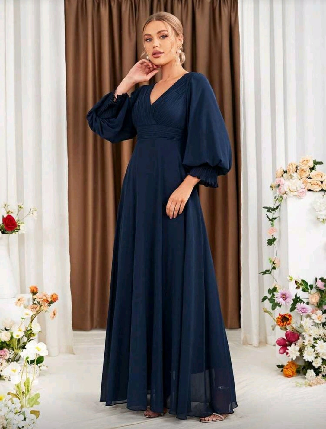 Vestido azul marino corte A manga bombacha