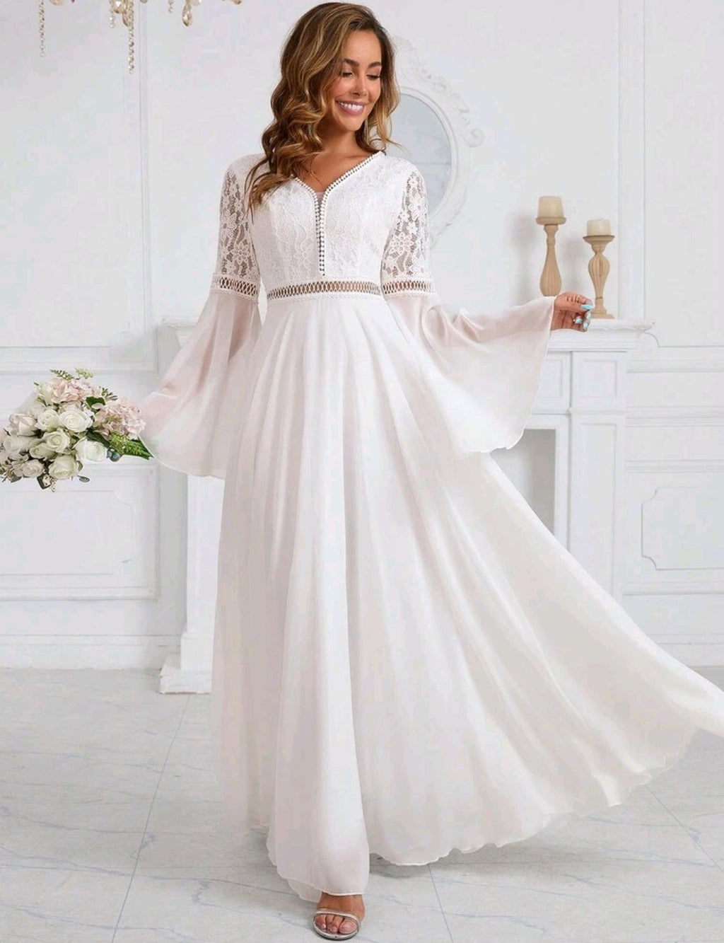 Vestido de Novia Etereo de Gasa con Mangas Campana Dramáticas y Detalles de Encaje – Pureza y Romance Bohemio