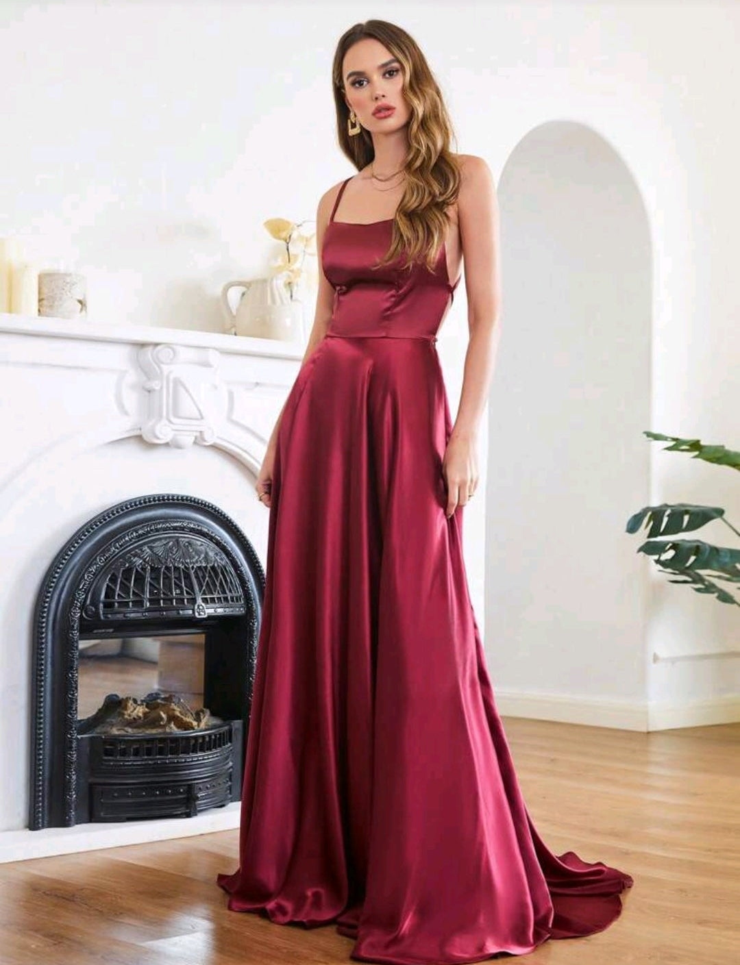 Vestido vino satinado espalda abierta