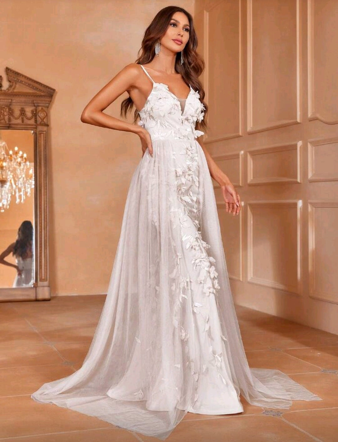 Vestido de Novia Floral con Sobrefalda de Tul