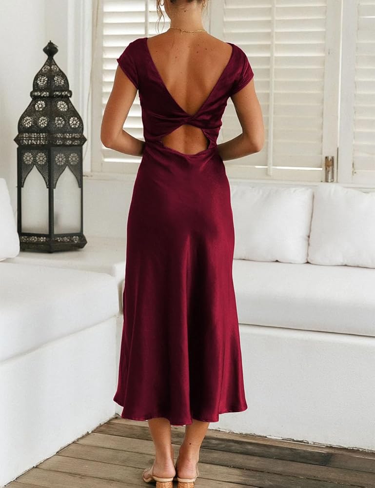 Vestido satinado vino con espalda abierta