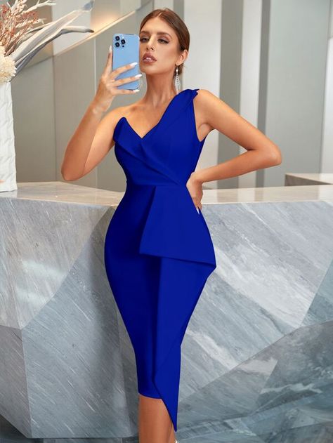 Vestido azul azul rey de una manga pegado al cuerpo