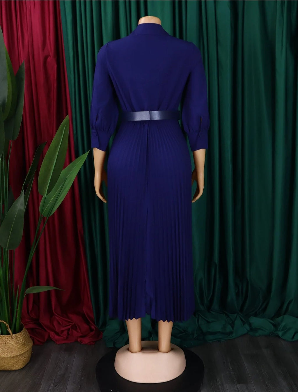 Vestido azul plisado manga 3/4