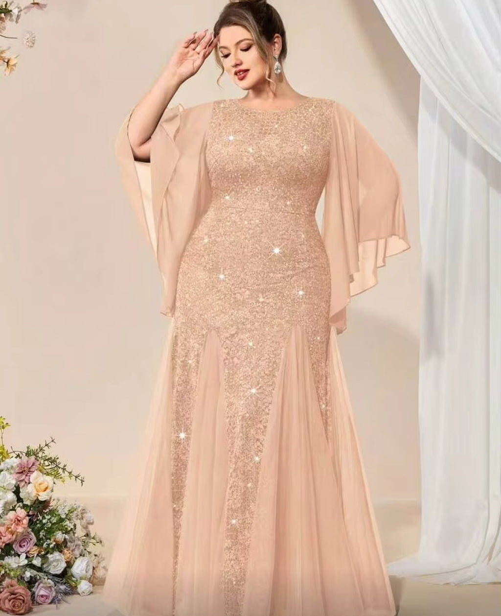 Vestido encaje lentejuelas corte sirena manga mariposa