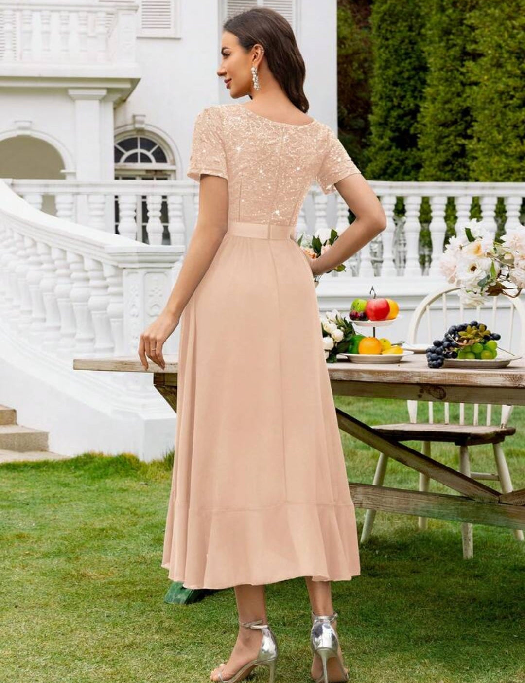 Vestido beige encaje lentejuelas manga corta