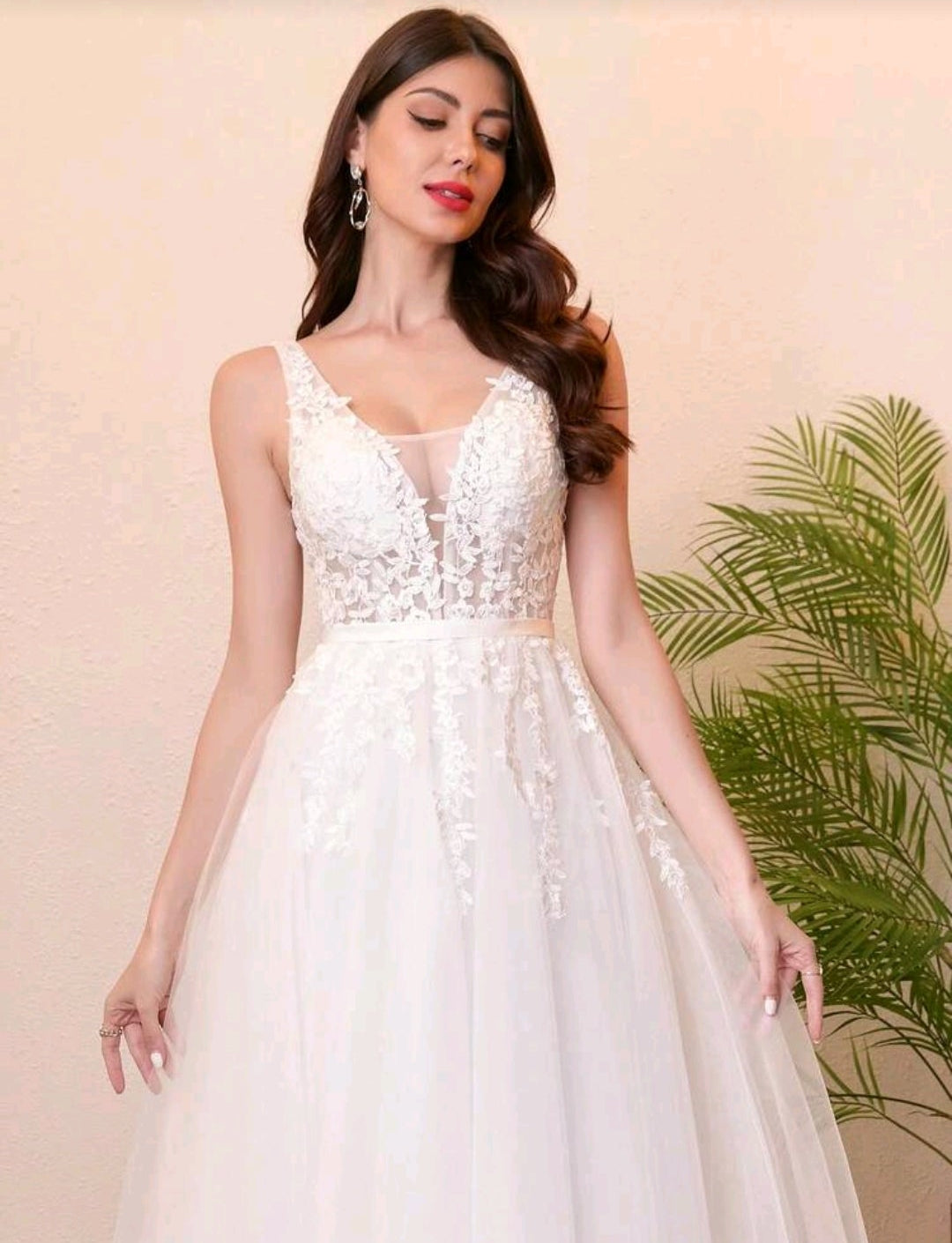 Vestido de Novia "Ethereal Romance" – Corte en A con Encaje Floral