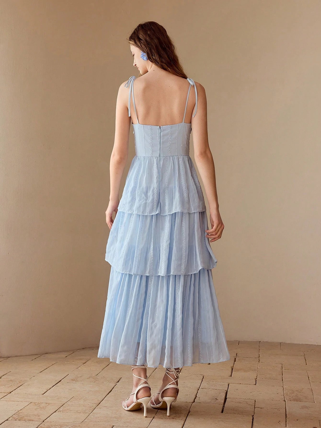 Vestido baby blue con destellos brillantes