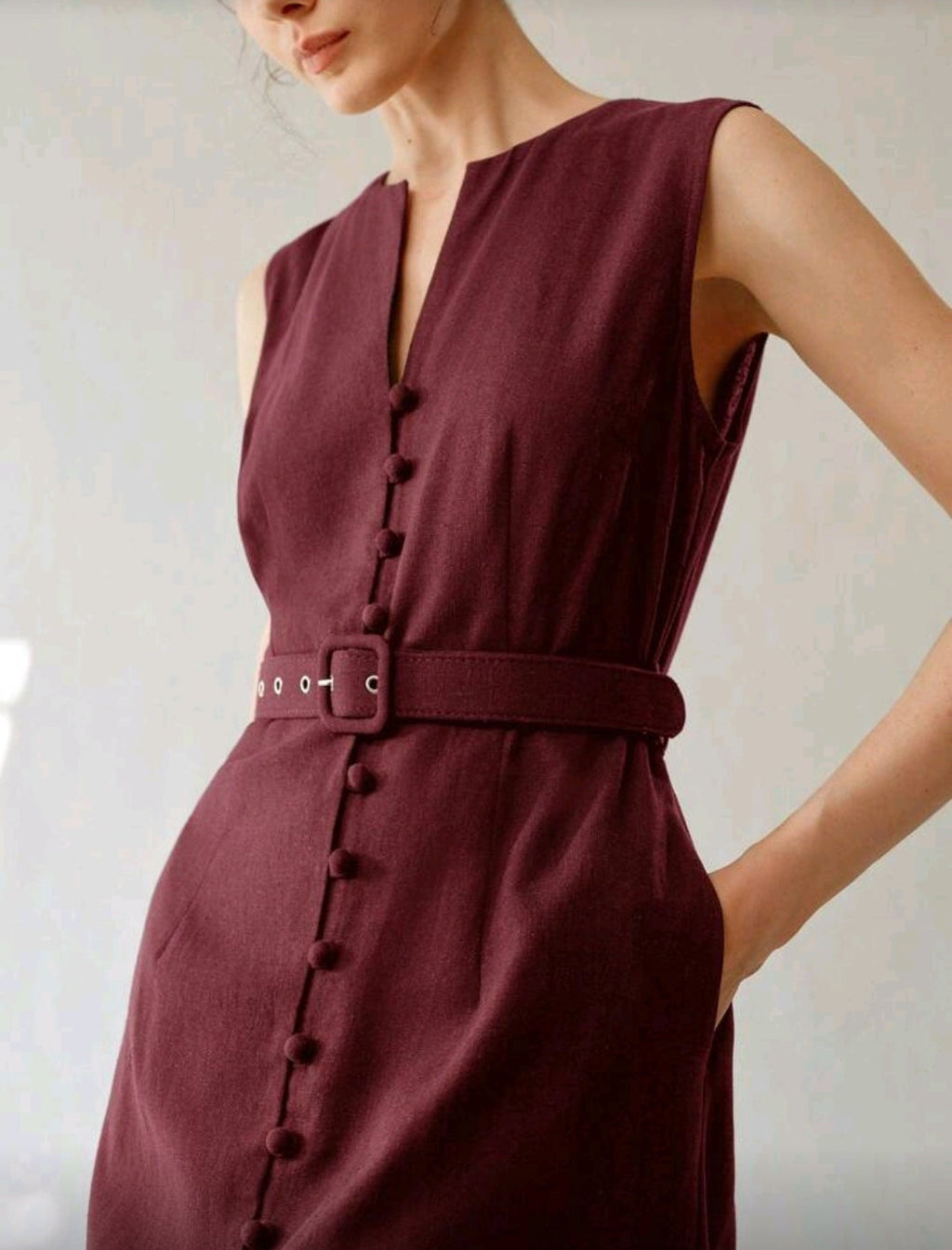 Vestido de lino con botonesal frente