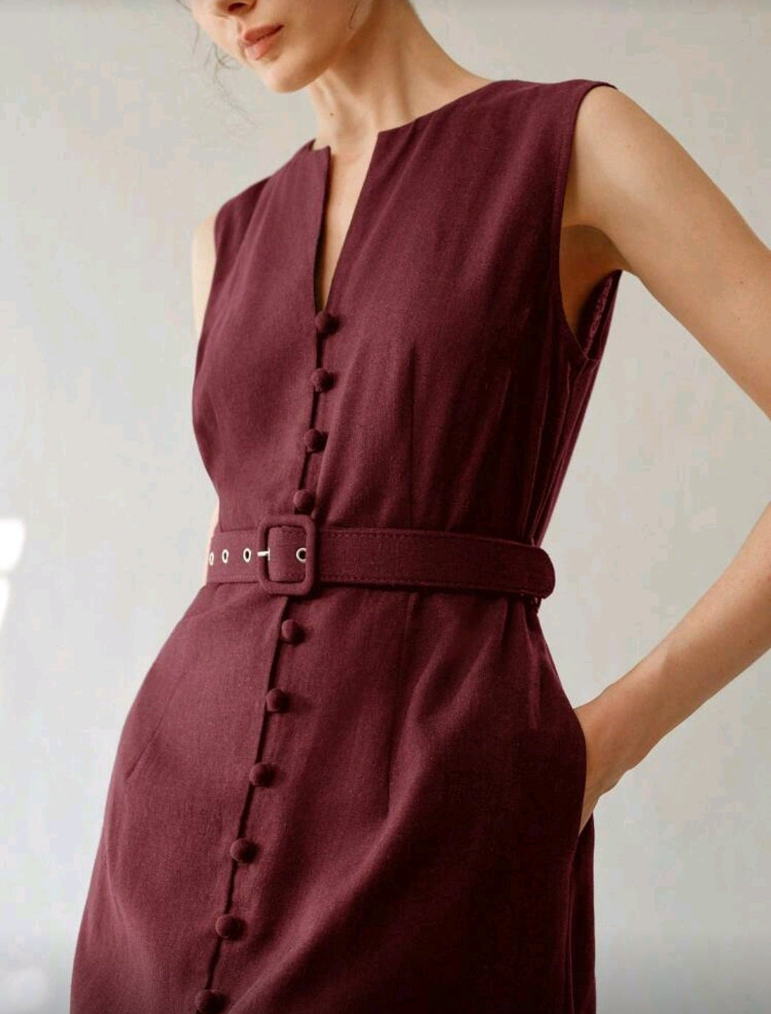 Vestido de lino con botonesal frente