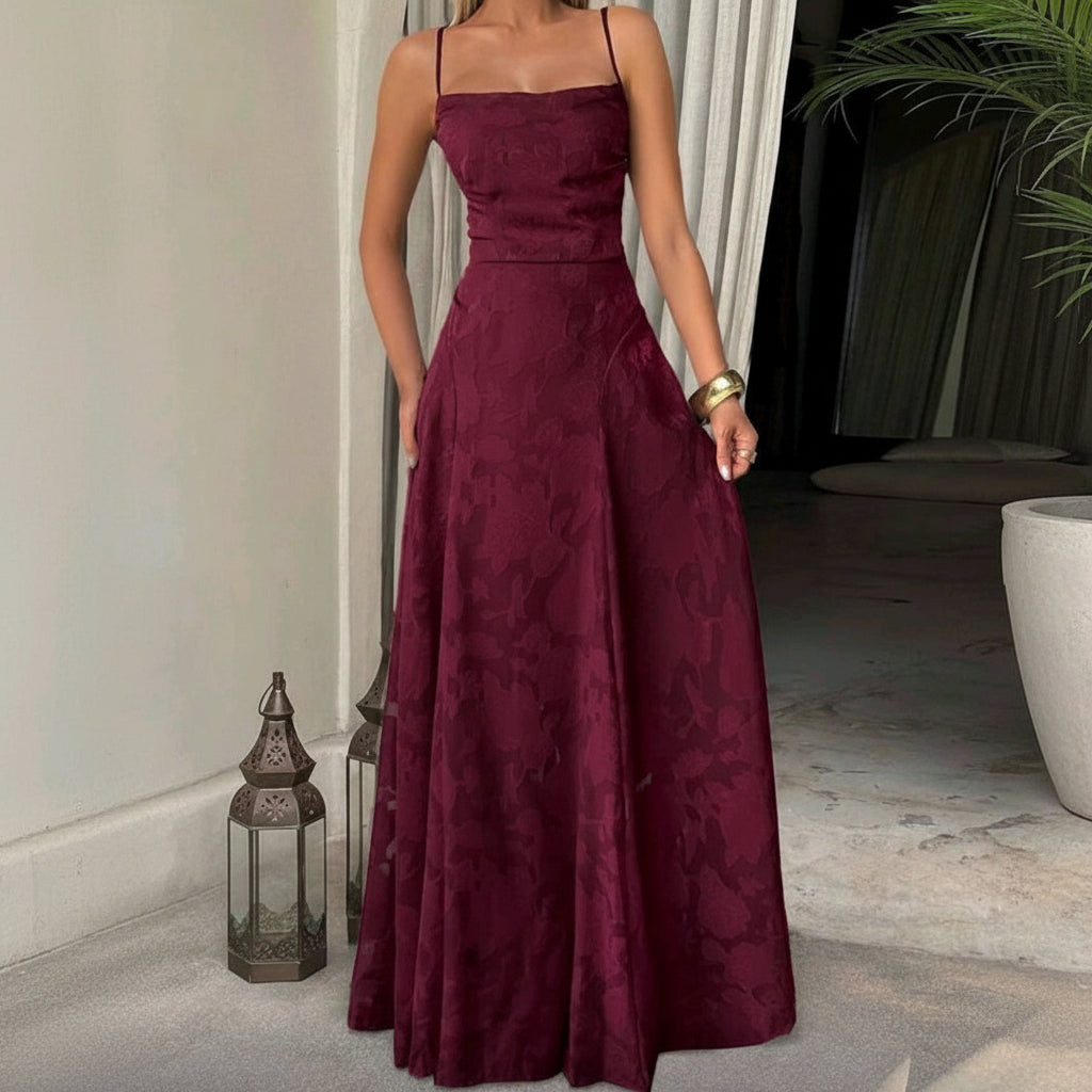 Vestido vino espalda abierta con estampado floral
