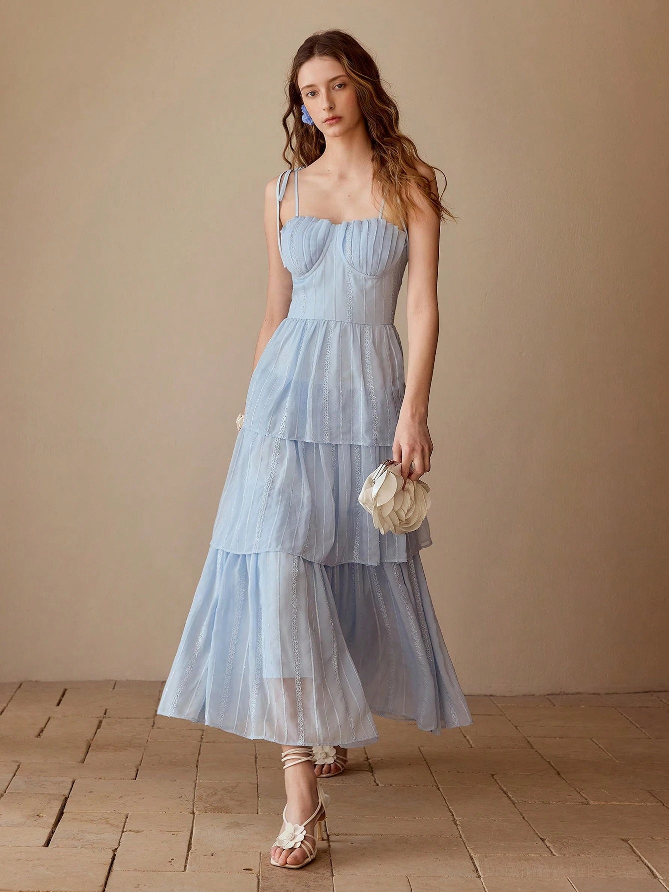 Vestido baby blue con destellos brillantes