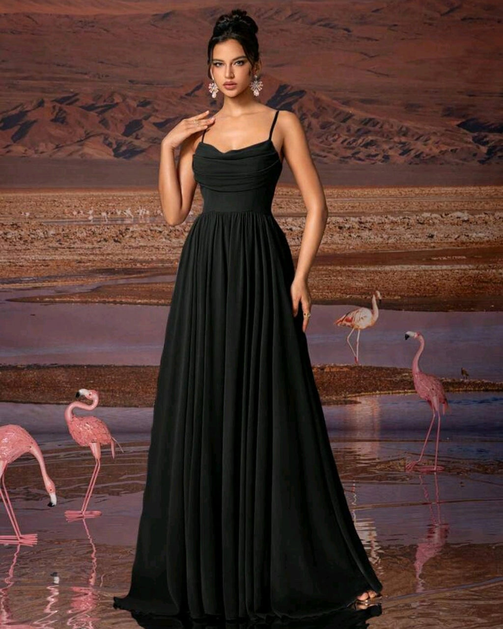 Vestido negro tirante delgado corte A