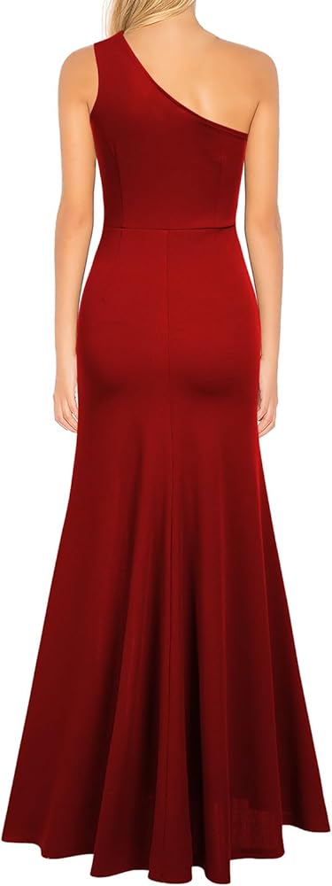 Vestido rojo de una manga con abertura lateral