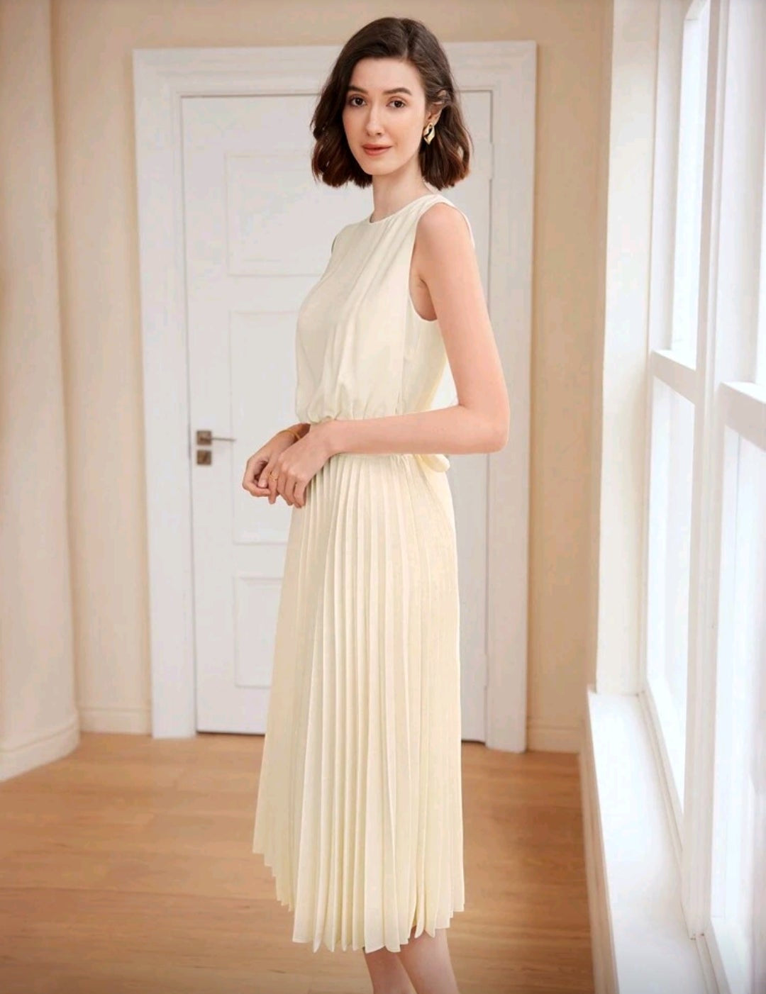 Vestido beige formal plisado