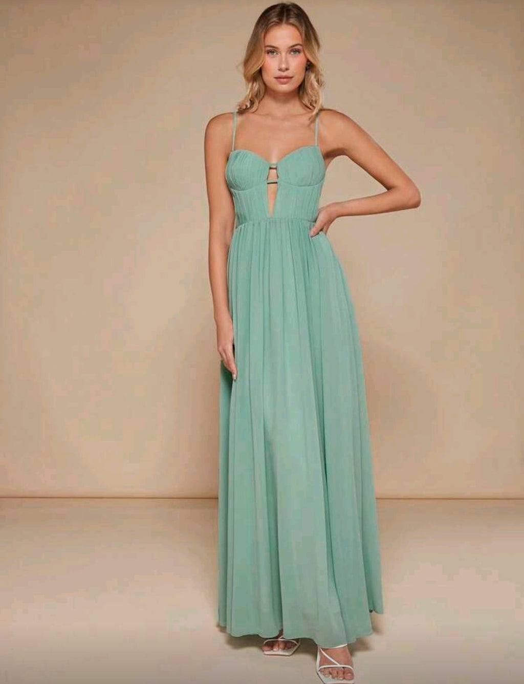 Vestido verde menta corte A