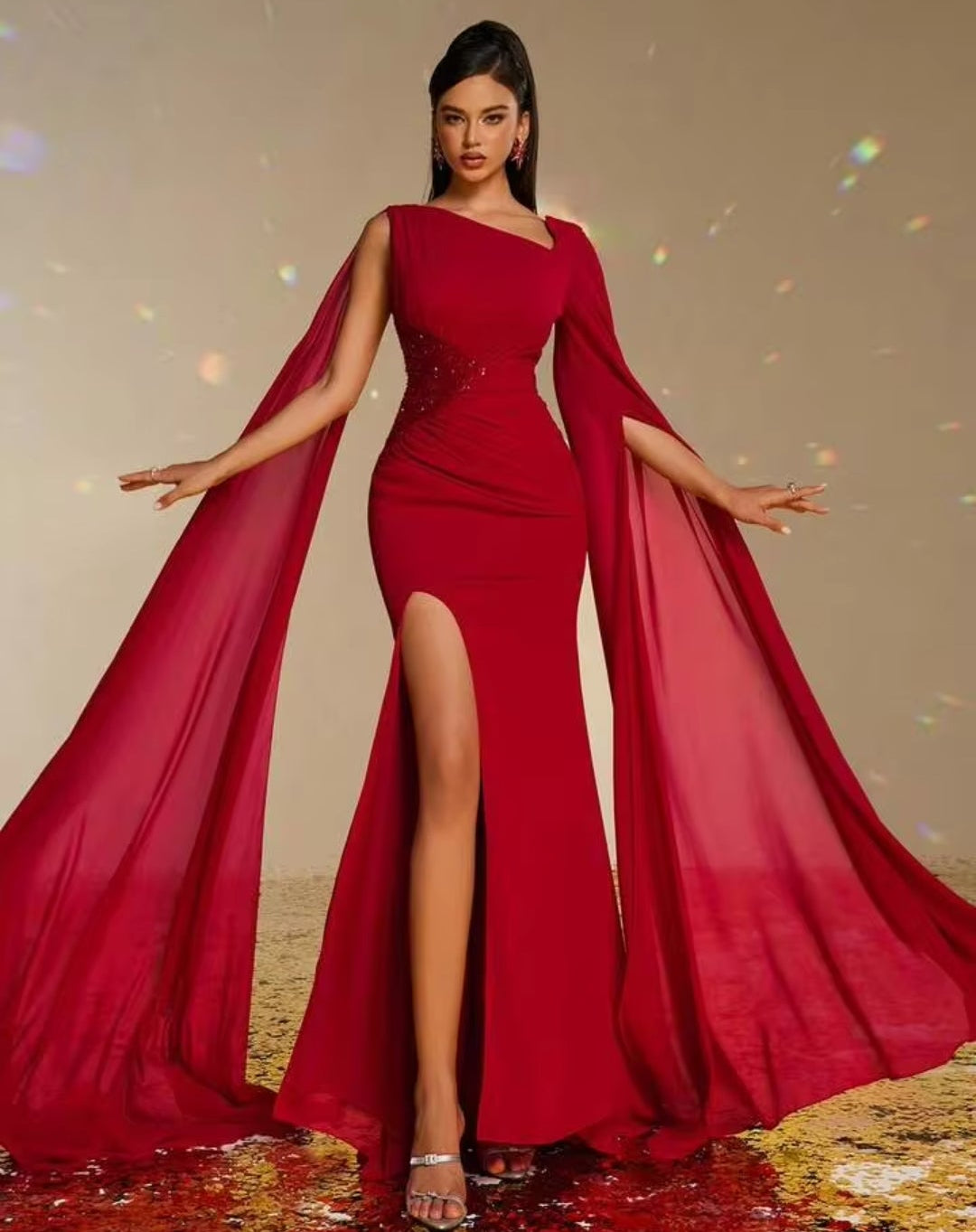 Vestido rojo cherry manga capa con abertura lateral
