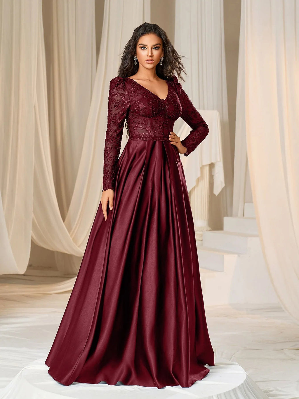 Vestido manga larga con transparencia